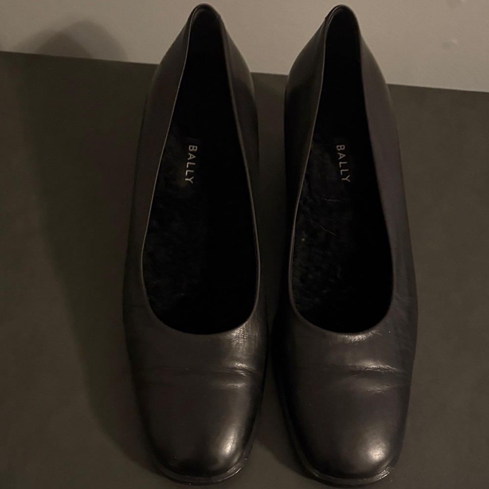 Bally Women's Classic Black Leather Heels (AUTHENTIC)
